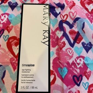 New Mary Kay Product. Age-fighting moisturizer.